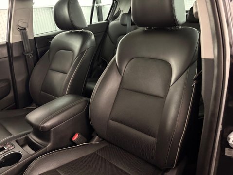 Kia Sportage 1.6 T-GDi 4 DCT AWD Euro 6 (s/s) 5dr 8