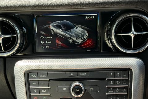 Mercedes-Benz SLC SLC 250 D AMG LINE - CAMERA -AIRSCARF -PARKTRONIC -HEATED SEATS 38