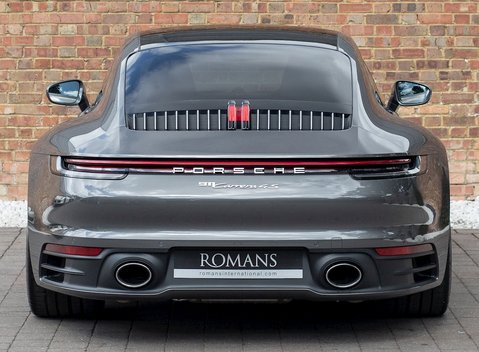 Porsche 911 Carrera 4S (992) 5