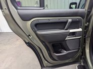 Land Rover Defender 2.0 Defender SE Auto 4WD 5dr 29