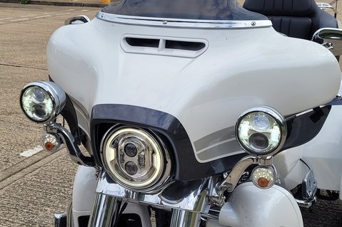 Harley-Davidson Road Glide CVO TRI GLIDE 48