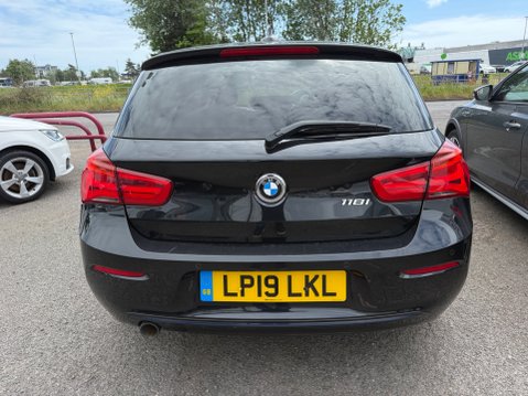 BMW 1 Series 118I SPORT 6