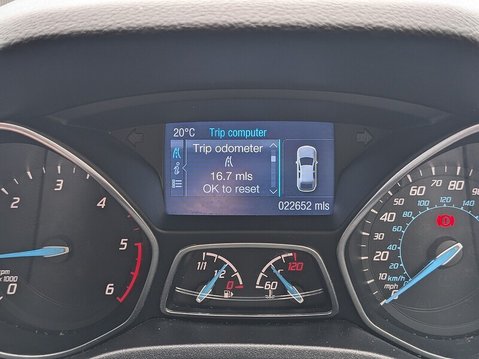 Ford Focus ZETEC NAVIGATOR TDCI 26