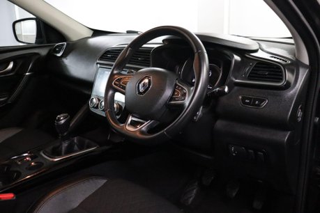 Renault Kadjar ICONIC TCE 5