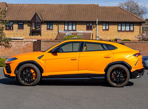 Lamborghini Urus Pearl Capsule 3