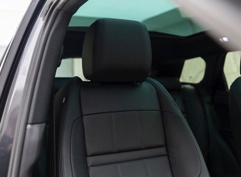 Land Rover Range Rover Evoque P300e R-Dynamic SE 11