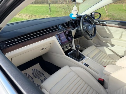 Volkswagen Passat 2.0 TDI BlueMotion Tech GT Euro 6 (s/s) 5dr 45