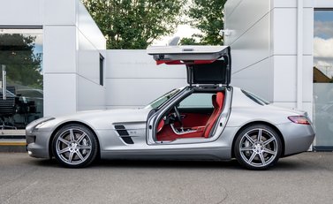 Mercedes-Benz SLS AMG 3