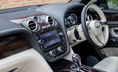 Bentley Bentayga V8 Diesel 17