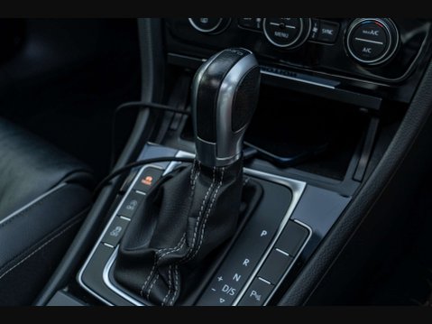 Volkswagen Golf 2.0 Golf R TSi Semi-Auto 4WD 5dr 18