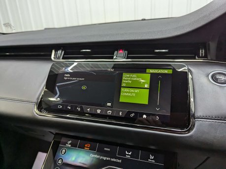 Land Rover Range Rover Evoque 2.0 Range Rover Evoque R-Dynamic HSE D Auto 4WD 5dr 82