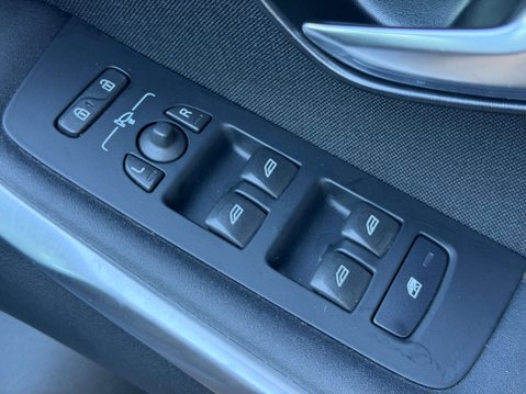 Volvo V40 2.0 V40 Momentum Nav+ D2 5dr 23