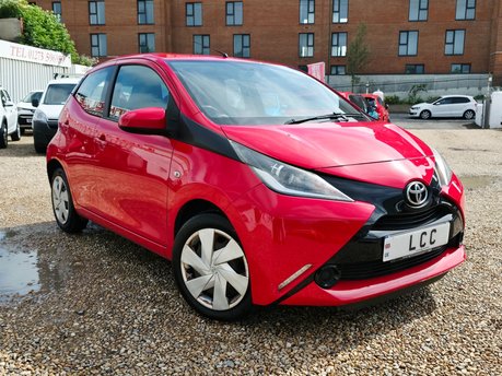 Toyota Aygo 1.0 VVT-I X-PLAY FULL SERVICE HISTORY! 9 SERVICES! BLUETOOTH!