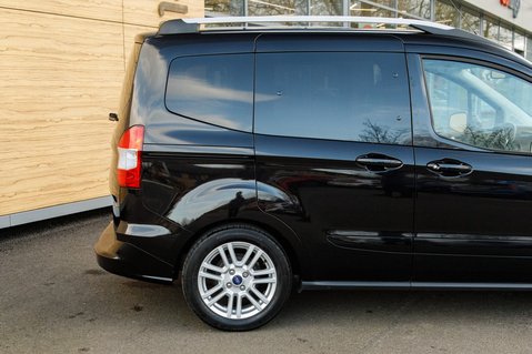 Ford Tourneo Courier TITANIUM 7