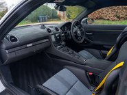 Porsche 718 Cayman GT4 RS 9