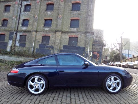 Porsche 911 CARRERA 4 69