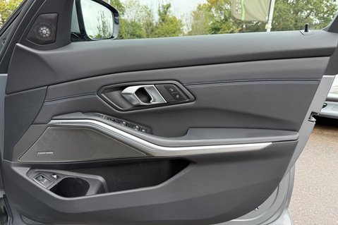 BMW 3 Series 330E M SPORT -VAT Q -DRIVING ASSISTANT PRO -PAN ROOF -H/K -M PRO PACK 39