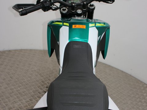 Benelli BKX 125 S 27