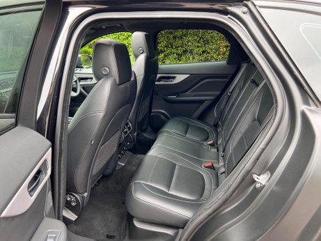 Jaguar F-Pace 2.0 D180 R-Sport Auto AWD Euro 6 (s/s) 5dr 35