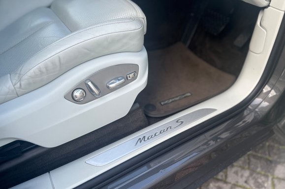 Porsche Macan 3.0 S PDK 4WD AUTO £12000 OF EXTRAS 20