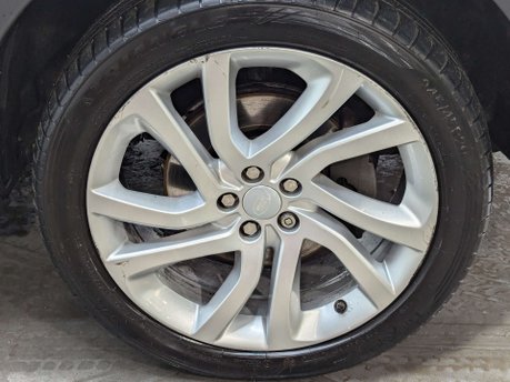 Land Rover Discovery Sport 2.0 Discovery Sport Luxury HSE TD4 Auto 4WD 5dr 32