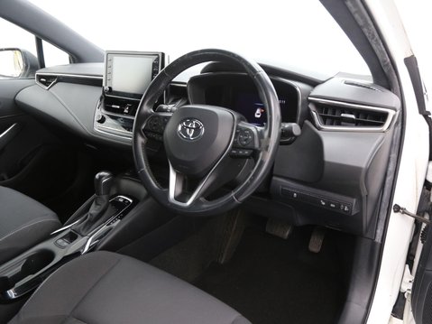 Toyota Corolla 1.8 VVT-h Icon Tech Touring Sports CVT Euro 6 (s/s) 5dr 22