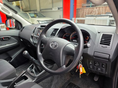 Toyota Hilux ACTIVE 4X4 D-4D DCB 18