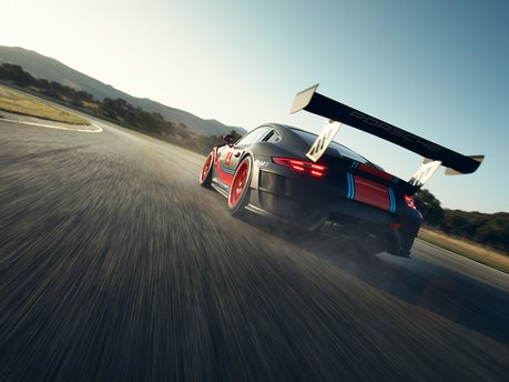 Porsche 911 GT2 RS Clubsport is too fast and furious for the road