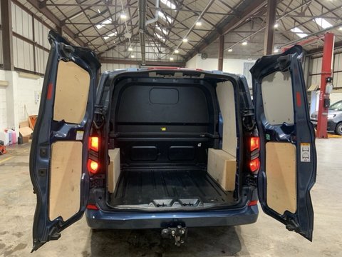 Ford Transit Custom 320 LIMITED L1H1 DCIV ECOBLUE 9