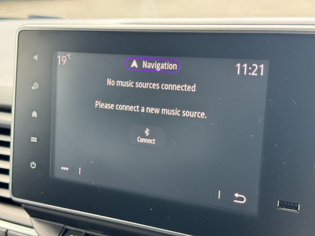 Renault Trafic LWB L2H1 Low Roof LL30 Extra Air Con Alloys Nav Sensors 35