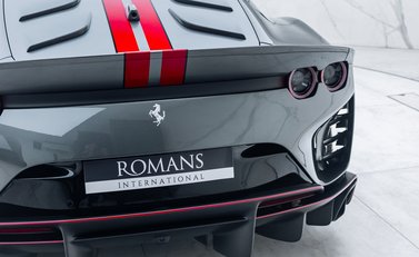 Ferrari 812 Competizione 48