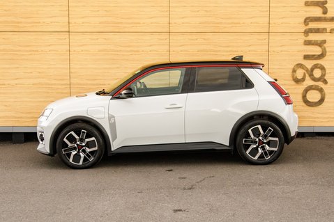 Renault 5 TECHNO E-TECH 10