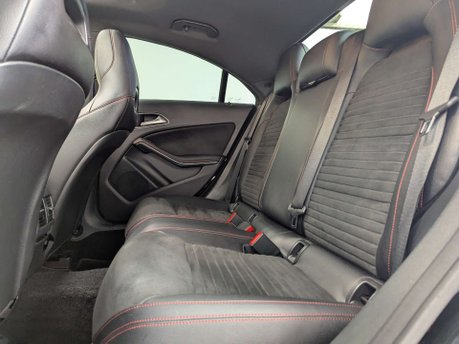 Mercedes-Benz CLA Class 1.6 CLA 200 AMG Line Night Edition+ 4dr 44