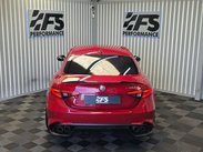 Alfa Romeo Giulia 2.9 V6 Bi-Turbo Quadrifoglio Saloon 4dr Petrol Auto Euro 6 (s/s) (510 ps) 17