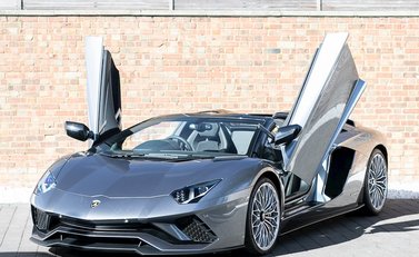 Lamborghini Aventador S LP740-4 Roadster 7