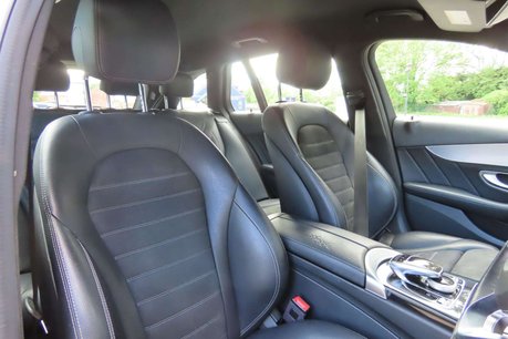 Mercedes-Benz C Class 2.0 C220d AMG Line (Premium) G-Tronic+ Euro 6 (s/s) 5dr 8