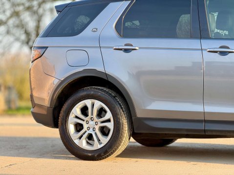 Land Rover Discovery Sport 2.0 Discovery Sport S D Auto 4WD 5dr 36