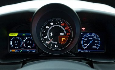 Ferrari F8 Tributo 15