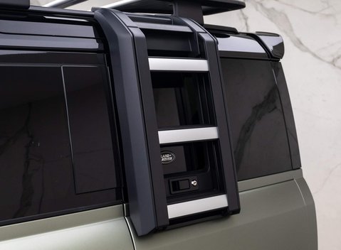 Land Rover Defender V8 30