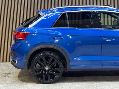 Volkswagen T-Roc 1.5 T-Roc R-Line TSi Evo Semi-Auto 5dr 17