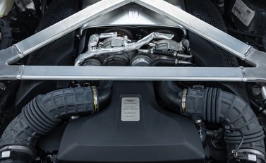 Aston Martin V8 Vantage ROADSTER 40