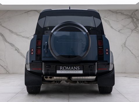 Land Rover Defender 90 D300 X-DYNAMIC HSE 8