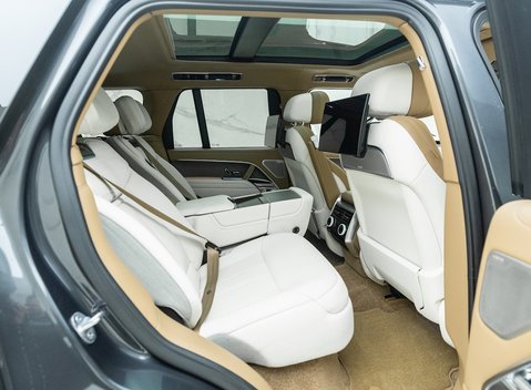 Land Rover Range Rover P530 SV 14