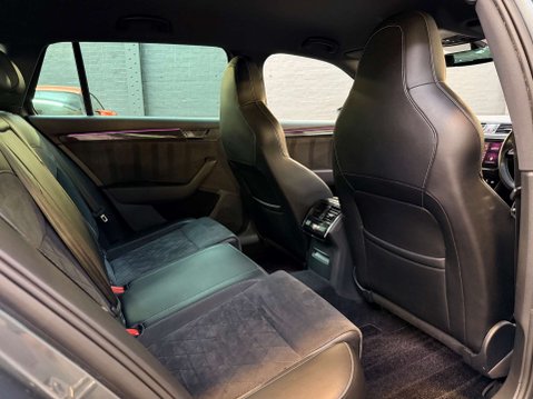 Skoda Superb 1.5 Superb SportLine+ TSi Semi-Auto 5dr 35