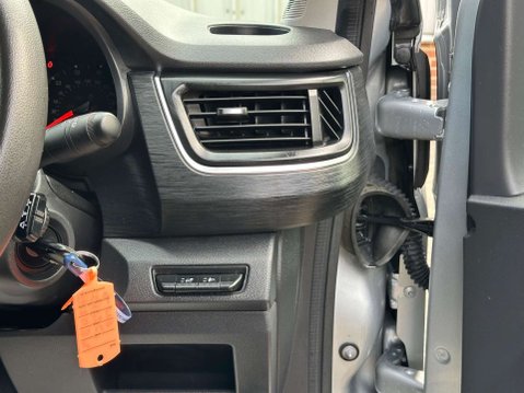 Renault Trafic 2.0 dCi LL30 Advance EDC L2 H1 Euro 6 (s/s) 5dr (9 Seat) 43