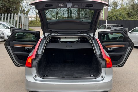 Volvo V90 D5 POWERPULSE INSCRIPTION PRO AWD -PAN ROOF - £6320 OPTIONAL EXTRAS  23
