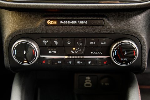 Ford Kuga ST-LINE X 37