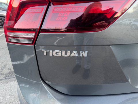 Volkswagen Tiguan 2.0 TDI R-Line SUV 5dr Diesel DSG 4Motion Euro 6 (s/s) (190 ps) 46
