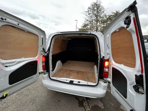 Vauxhall Combo 1.5 Turbo D 2300 Pro Panel Van 5dr Diesel Manual L1 H1 Euro 6 (s/s) (100 ps 14