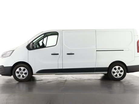 Renault Trafic LL30 90kW 52kWh Advance Van Auto 9